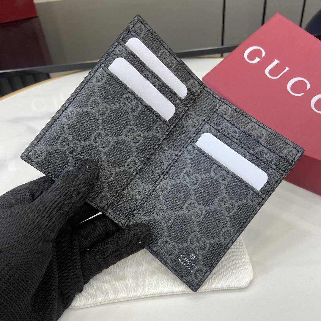 Gucci GG Emblem Bi-fold Embossed Card Case - DesignerGu