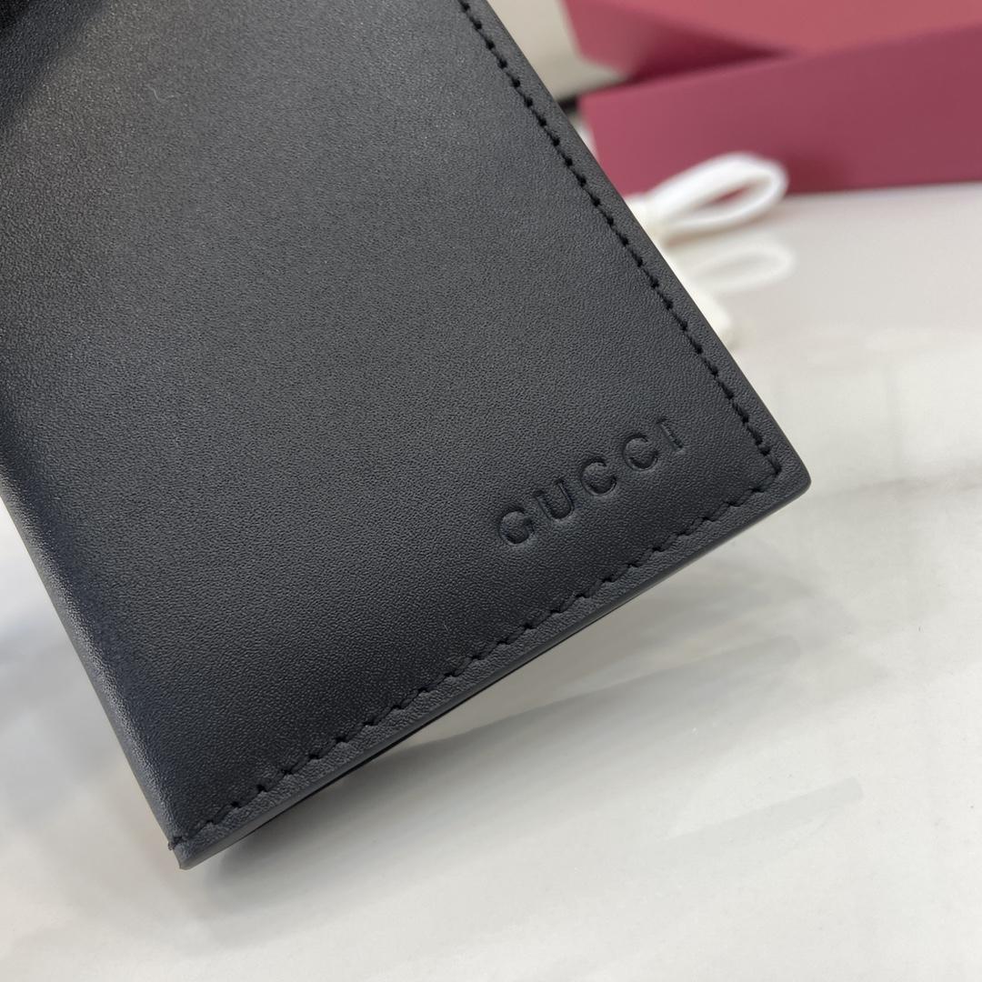 Gucci GG Emblem Bi-fold Embossed Card Case - DesignerGu