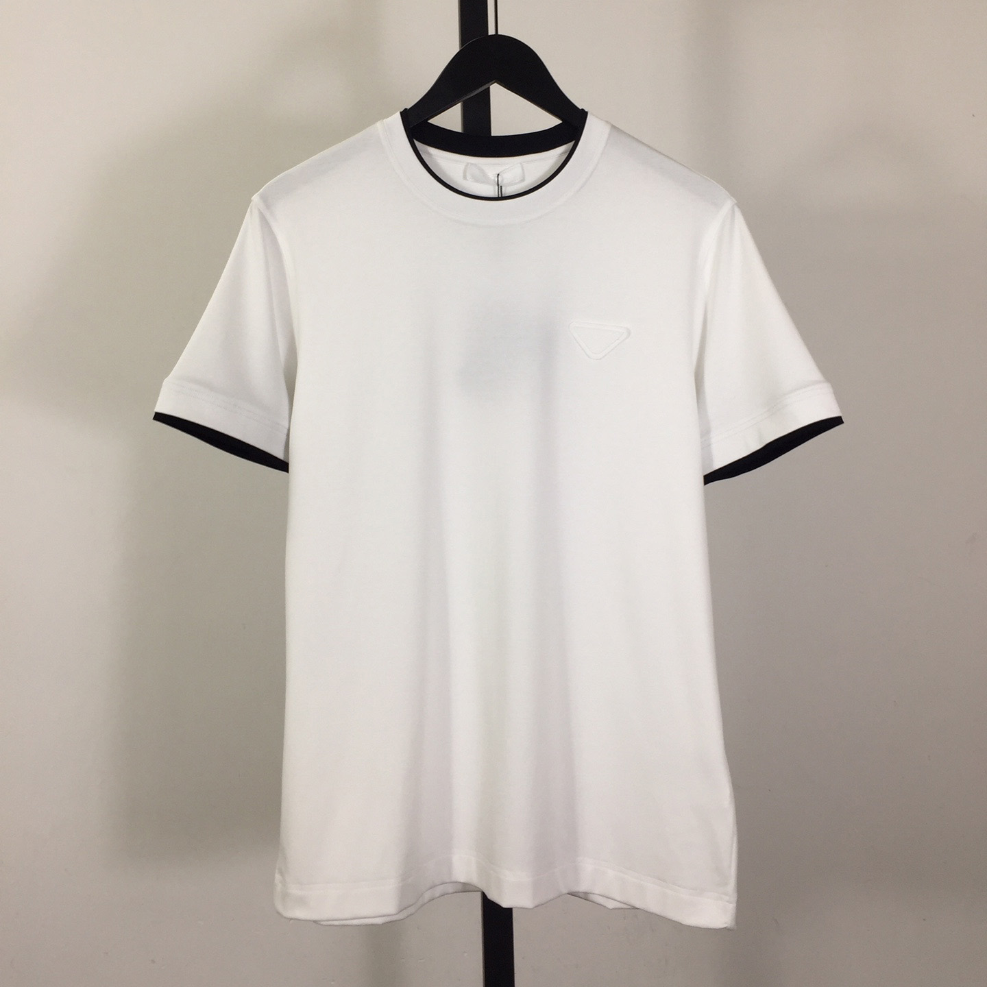 Prada Logo T-Shirt - DesignerGu