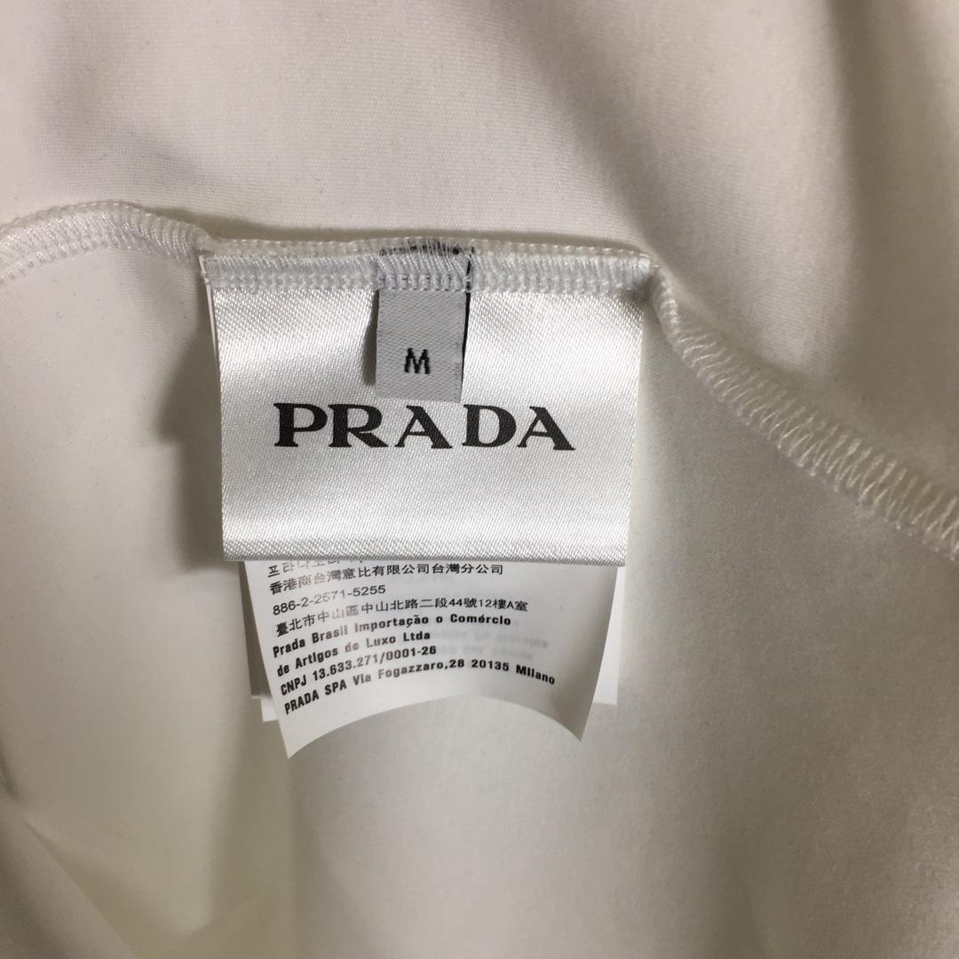 Prada Logo T-Shirt - DesignerGu