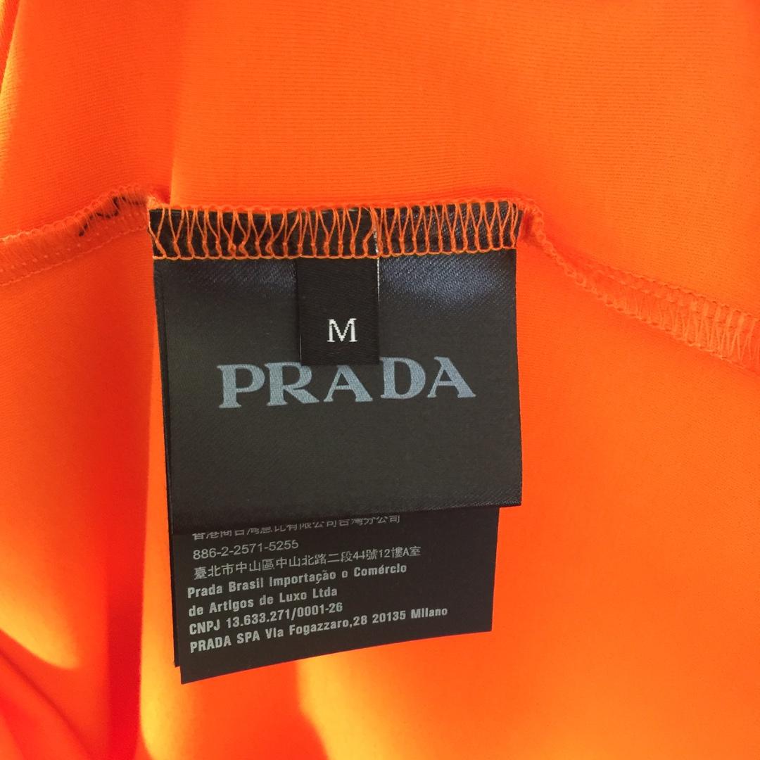 Prada Logo T-Shirt - DesignerGu