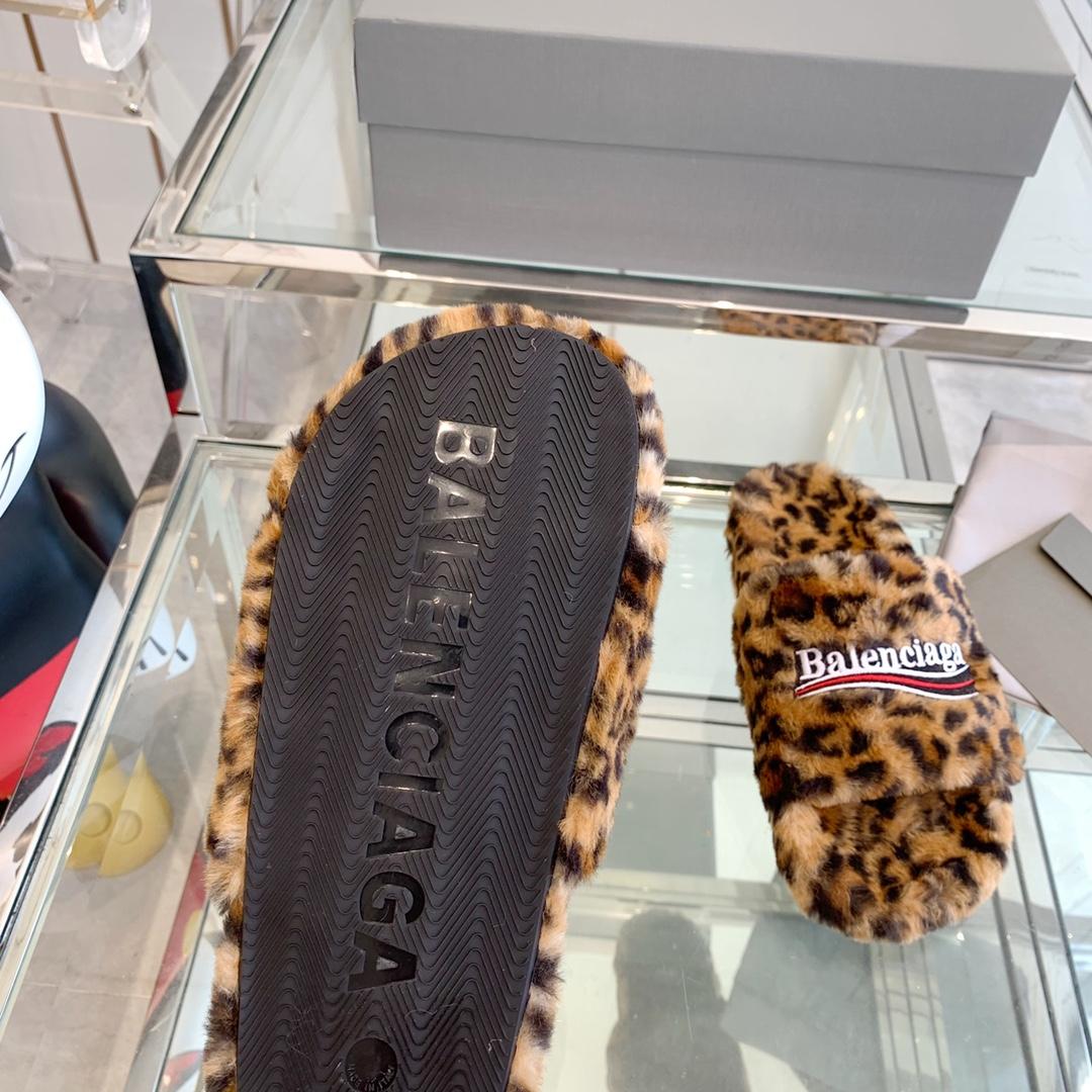 Balenciaga Furry Slides Slip - DesignerGu