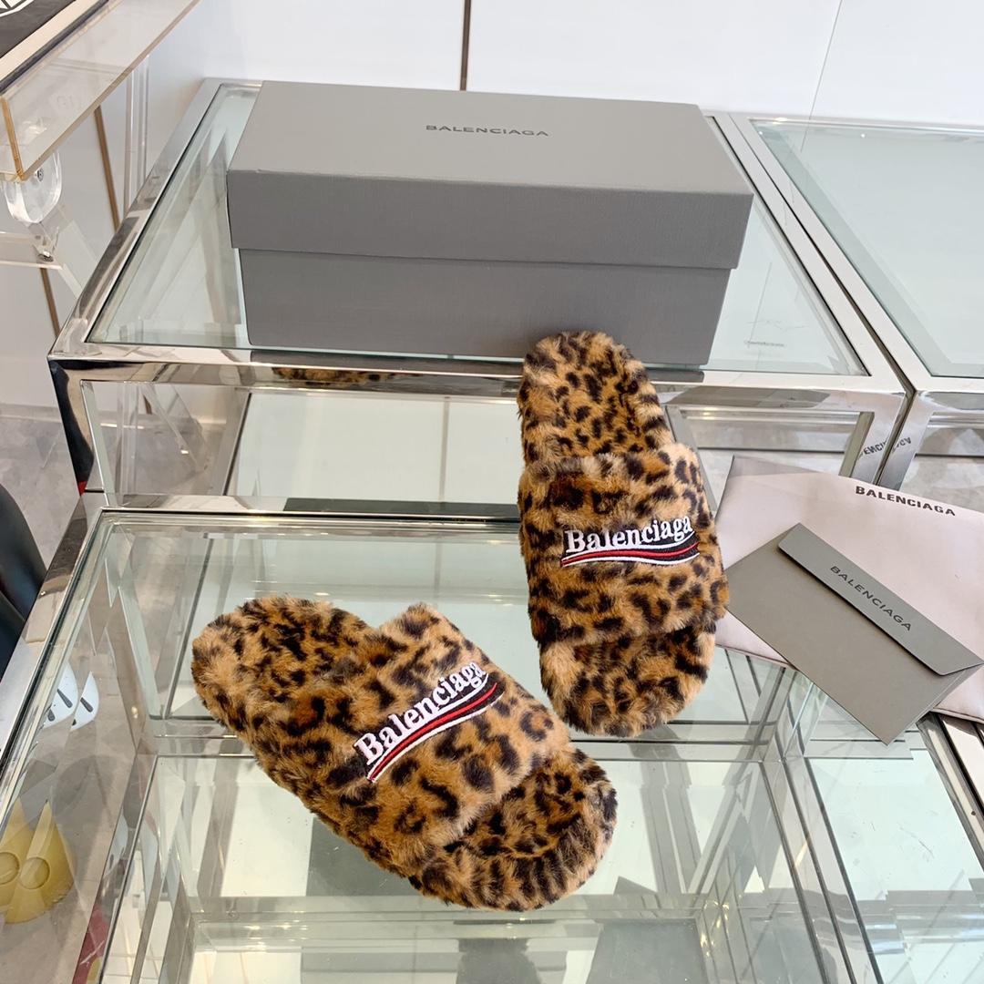 Balenciaga Furry Slides Slip - DesignerGu