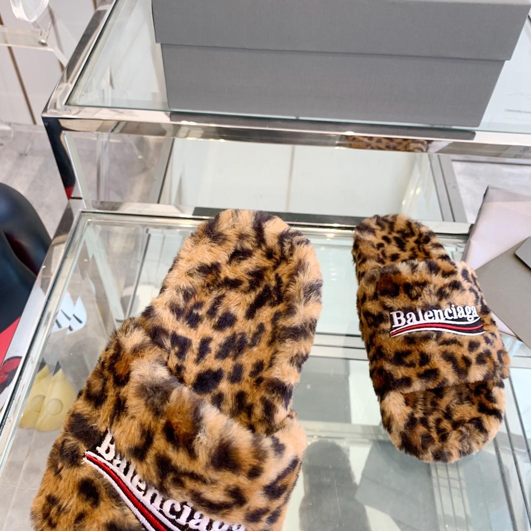 Balenciaga Furry Slides Slip - DesignerGu