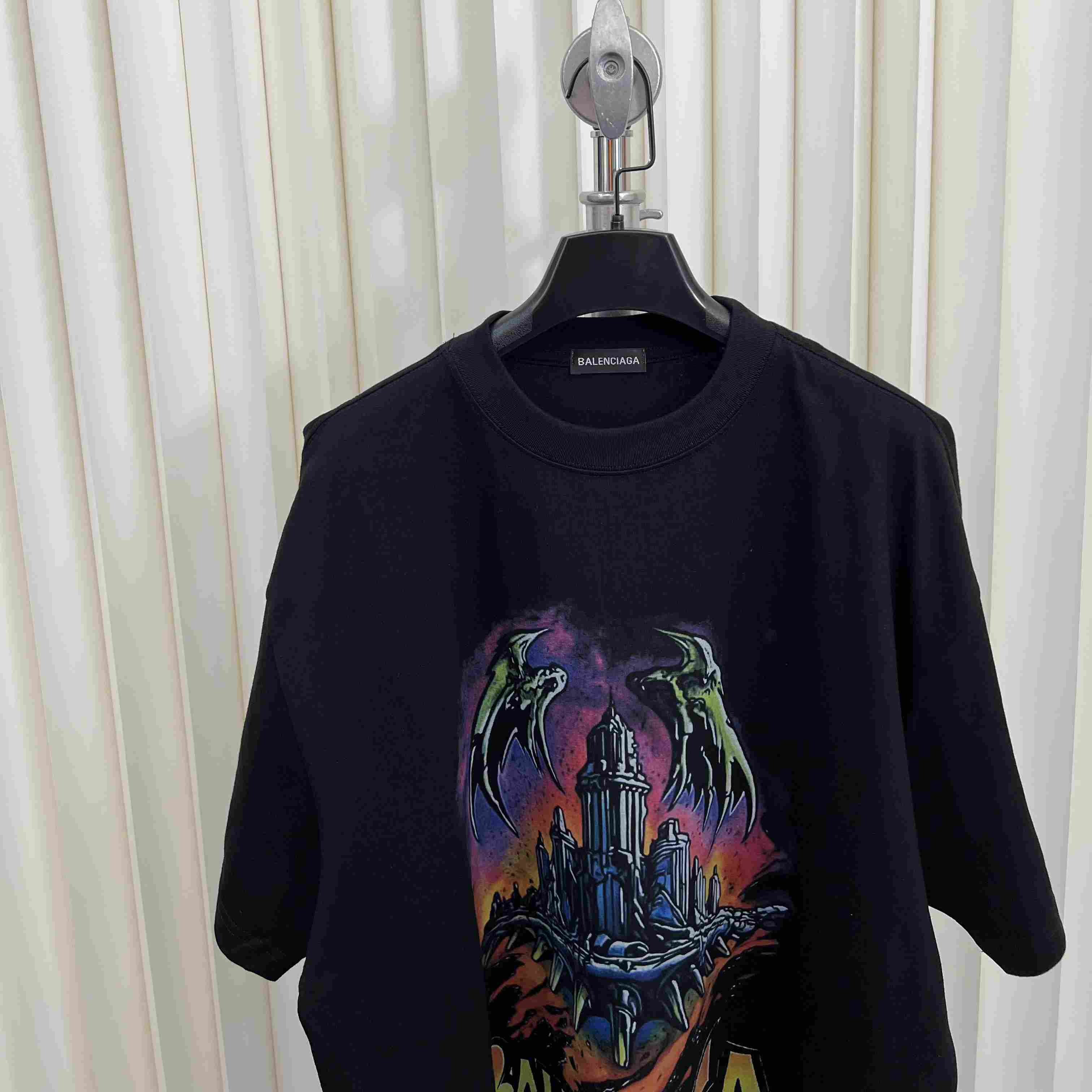 Balenciaga T-Shirt  - DesignerGu