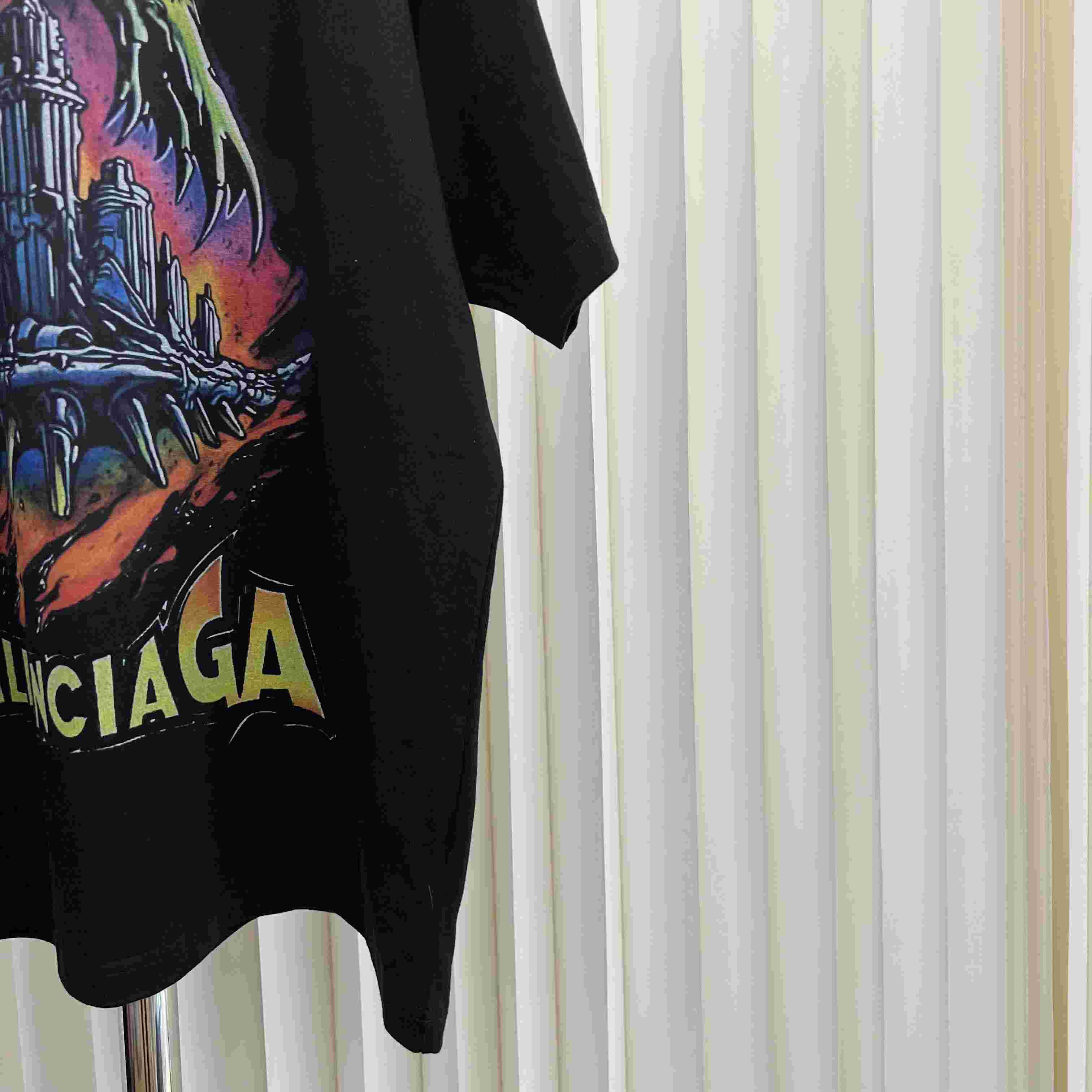 Balenciaga T-Shirt  - DesignerGu