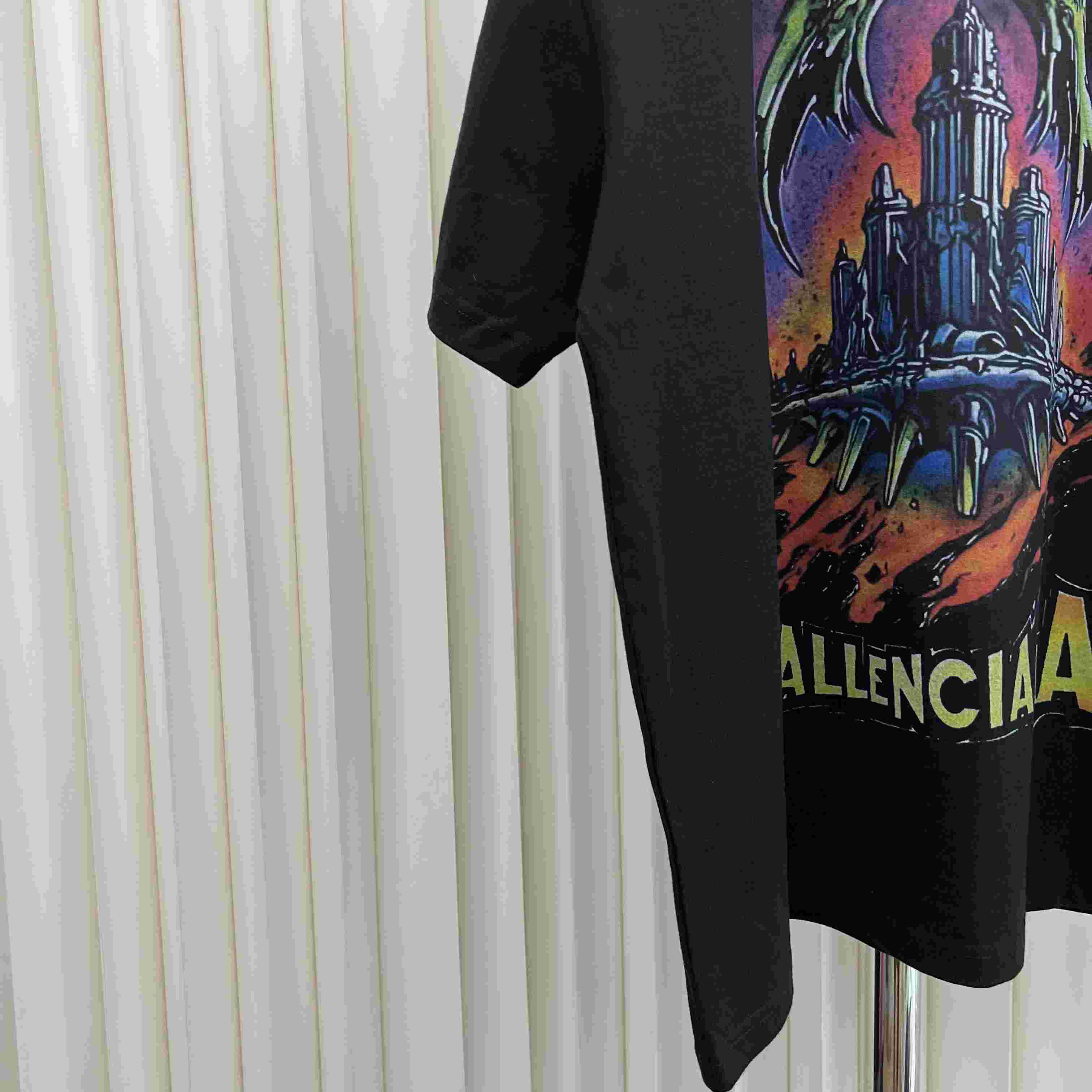 Balenciaga T-Shirt  - DesignerGu