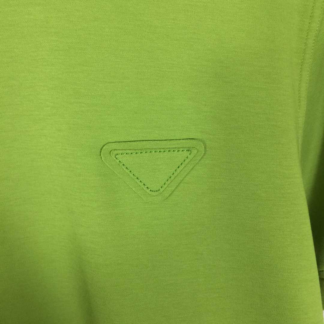 Prada Logo T-Shirt - DesignerGu