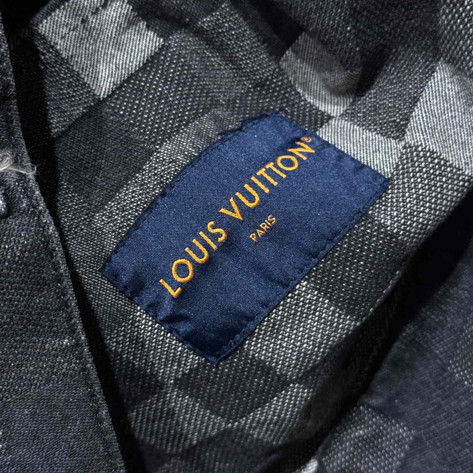 Louis Vuitton Damoflage Classic Denim Jacket  1AHEBJ - DesignerGu