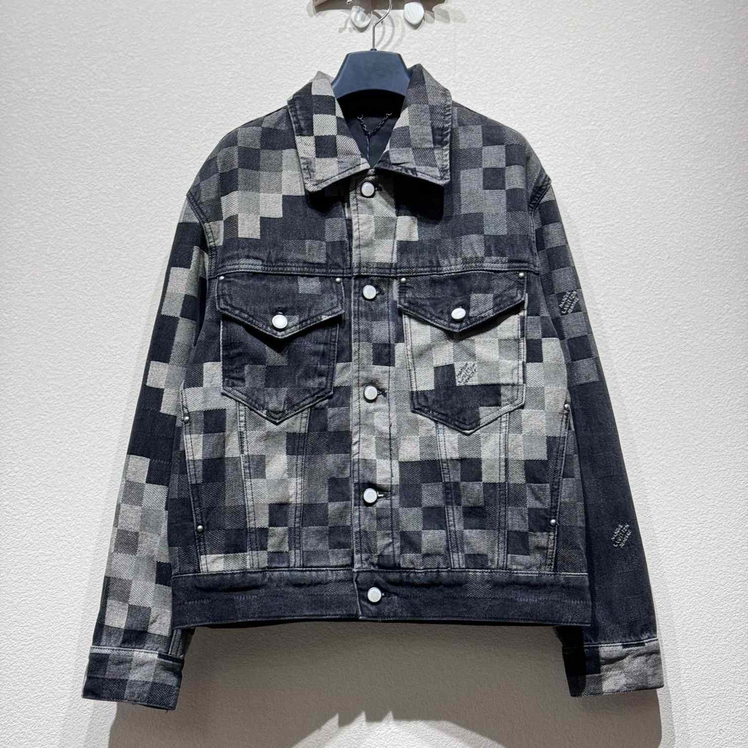 Louis Vuitton Damoflage Classic Denim Jacket  1AHEBJ - DesignerGu