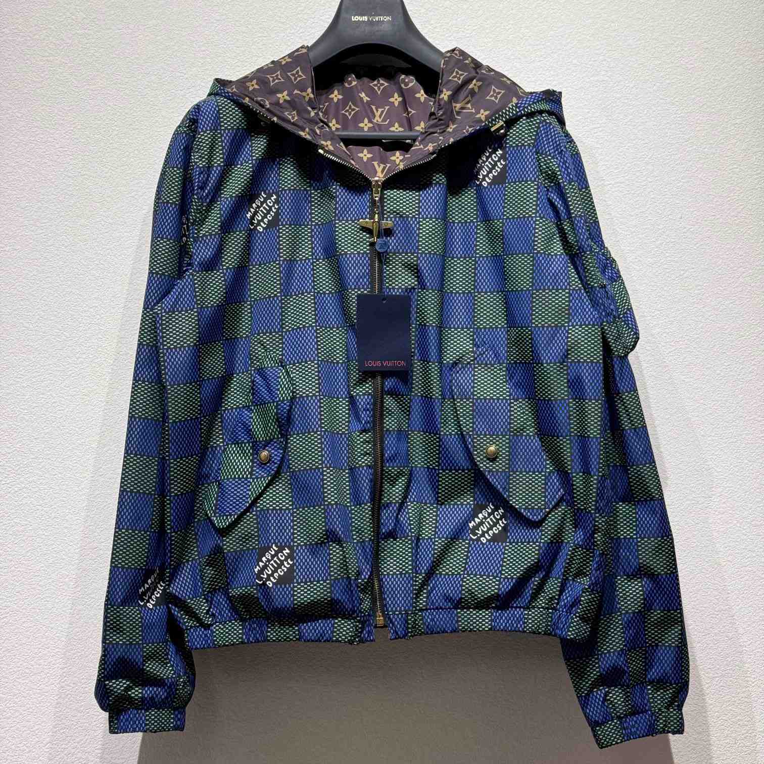 Louis Vuitton Damier Reversible Windbreaker    1AHBIW - DesignerGu