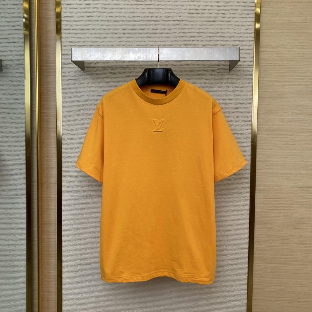 Louis Vuitton Embossed LV T-Shirt  1AGIIO - DesignerGu