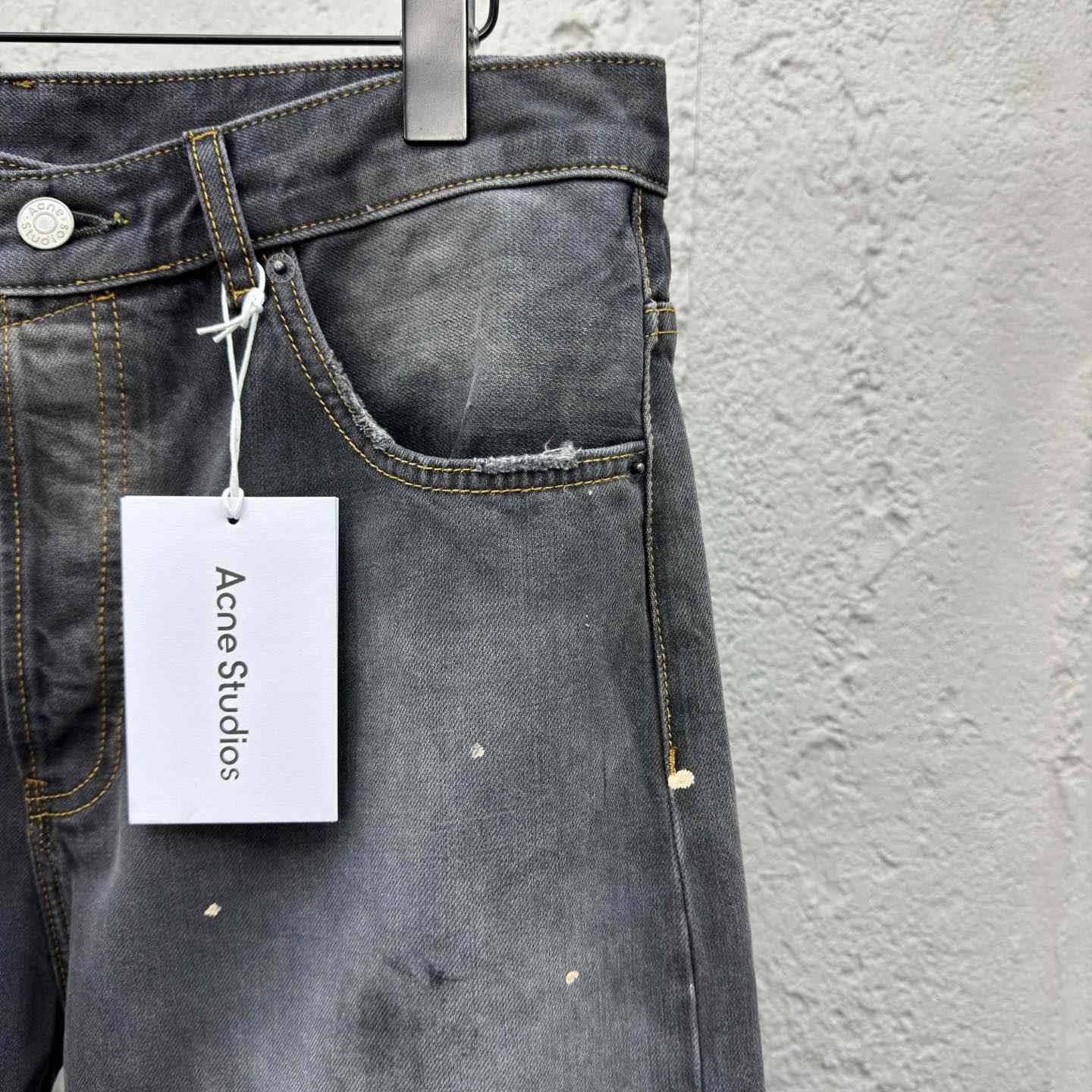 Acne Studios  Loose Fit Jeans - DesignerGu