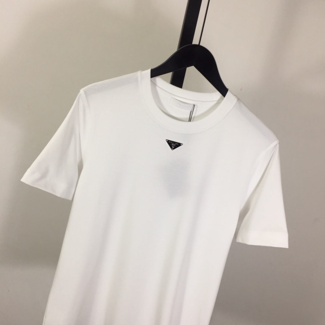 Prada Logo T-Shirt - DesignerGu