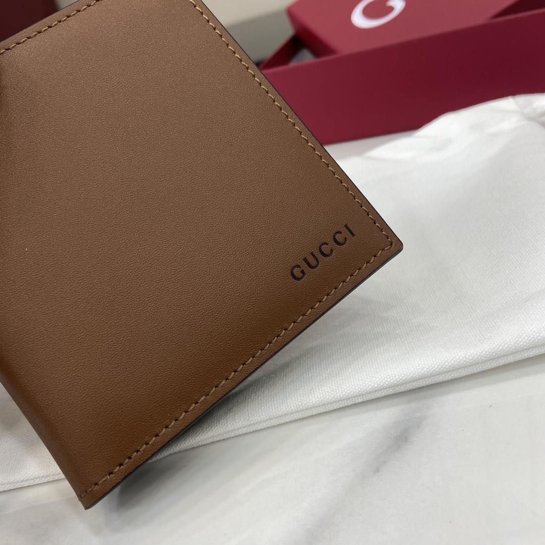 Gucci GG Emblem Bi-fold Embossed Wallet  - DesignerGu