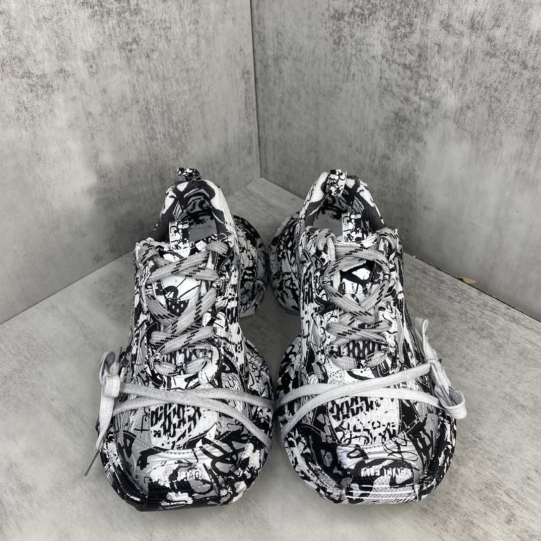 Balenciaga Track Graffiti Sneaker In White And Black Mesh And Nylon - DesignerGu