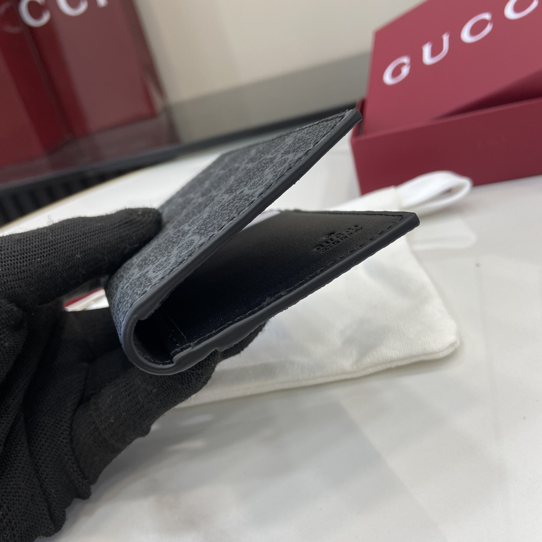 Gucci GG Emblem Bi-fold Card Case  - DesignerGu