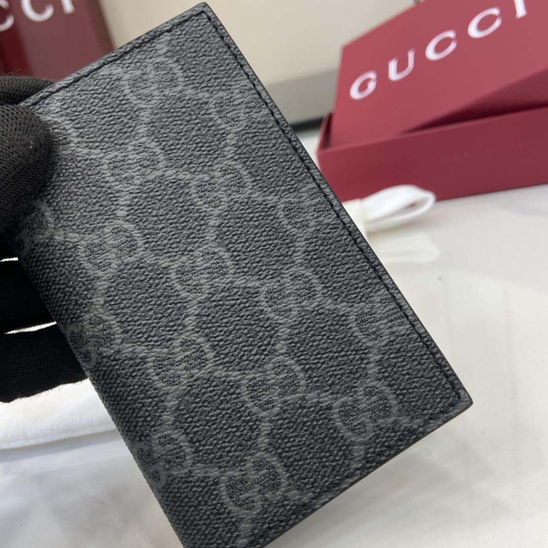 Gucci GG Emblem Bi-fold Card Case  - DesignerGu