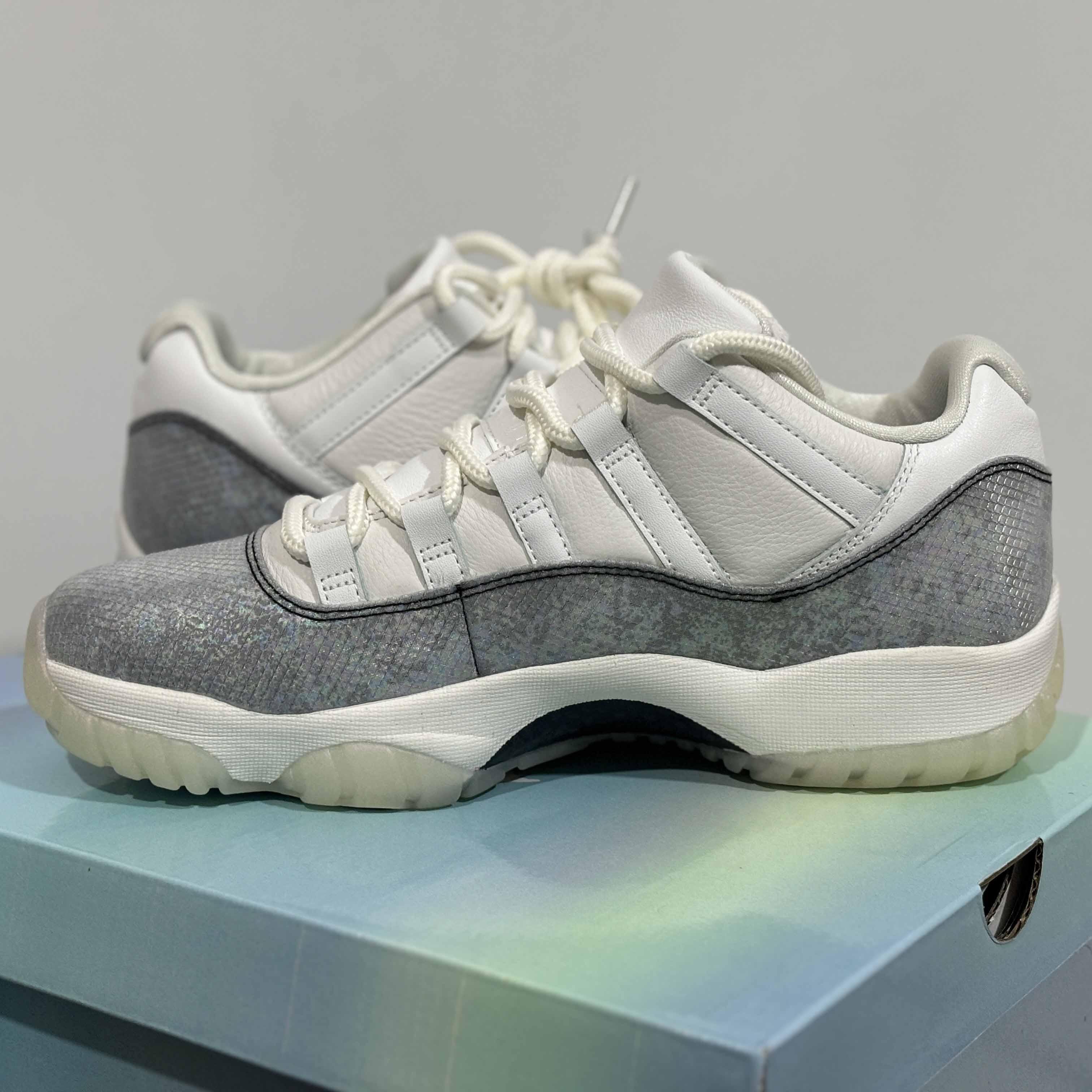 Air Jordan 11 Low Sneaker   HQ7000-001 - DesignerGu