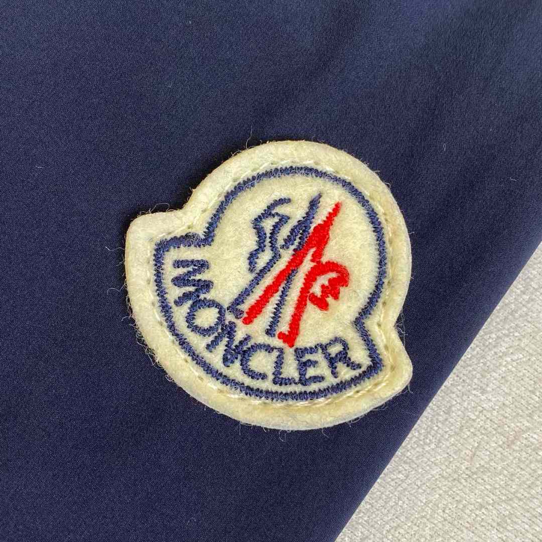 Moncler Logo Patch Zip-Up Jacket - DesignerGu