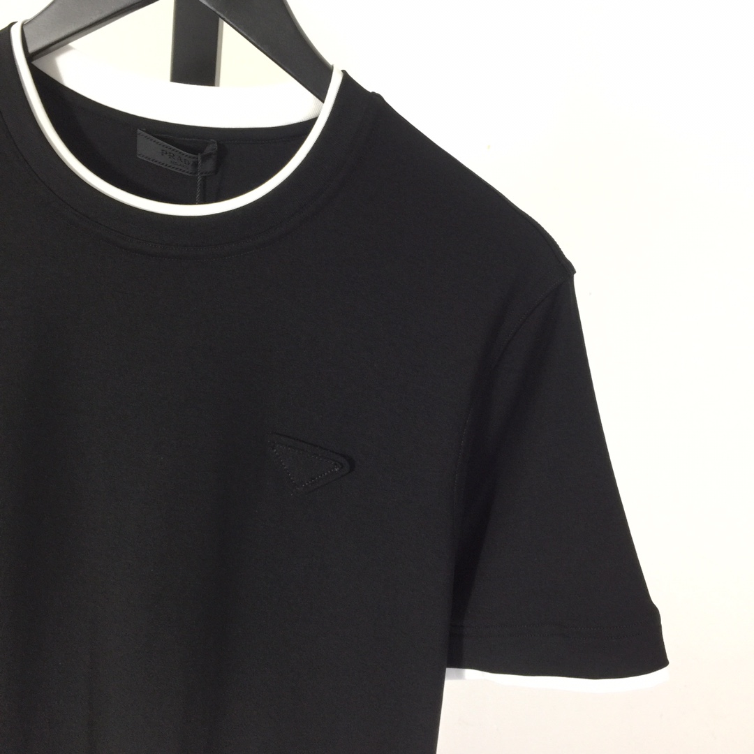 Prada Logo T-Shirt - DesignerGu