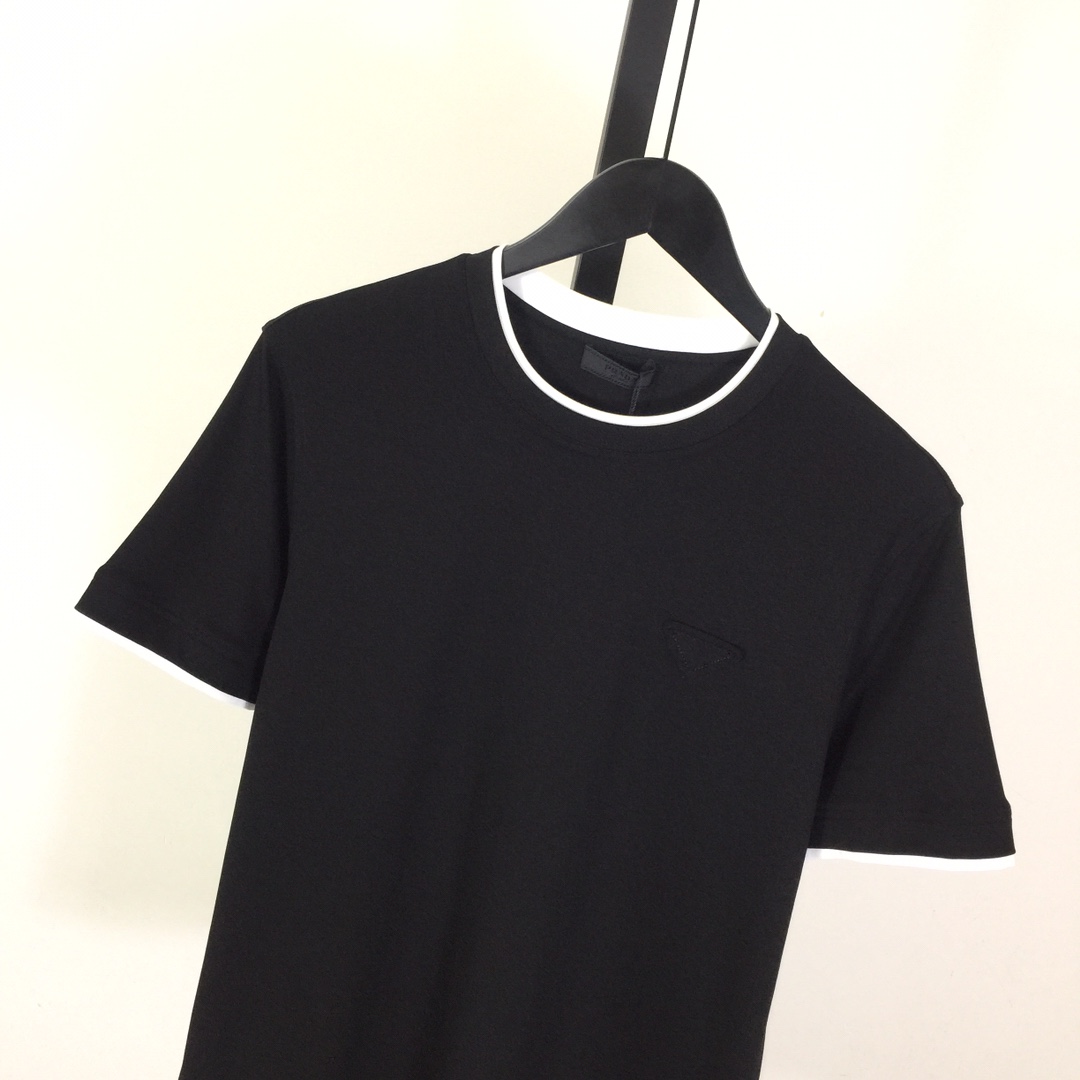 Prada Logo T-Shirt - DesignerGu