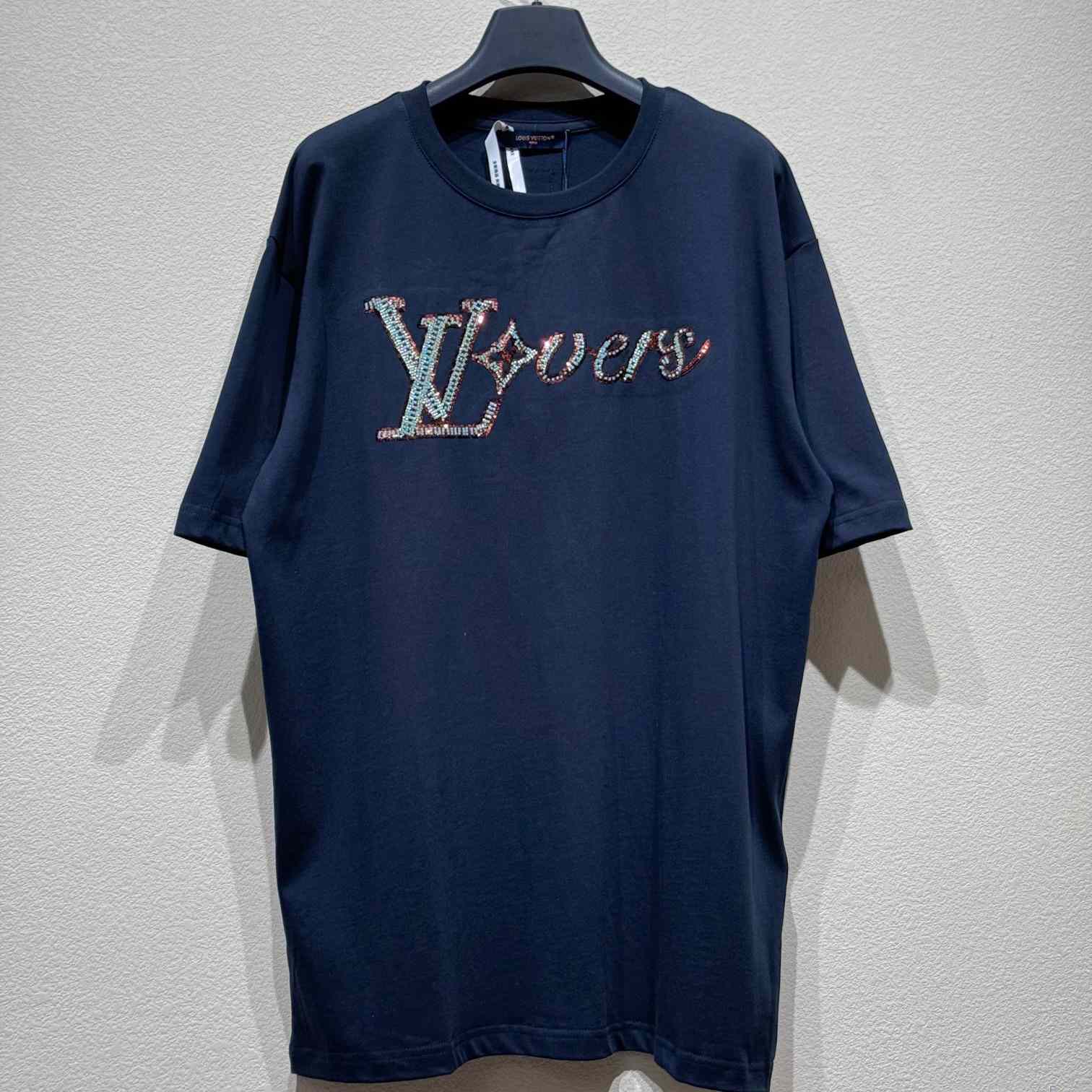 Louis Vuitton LV Vers Embellished Short-Sleeved T-Shirt  1AGHXO - DesignerGu