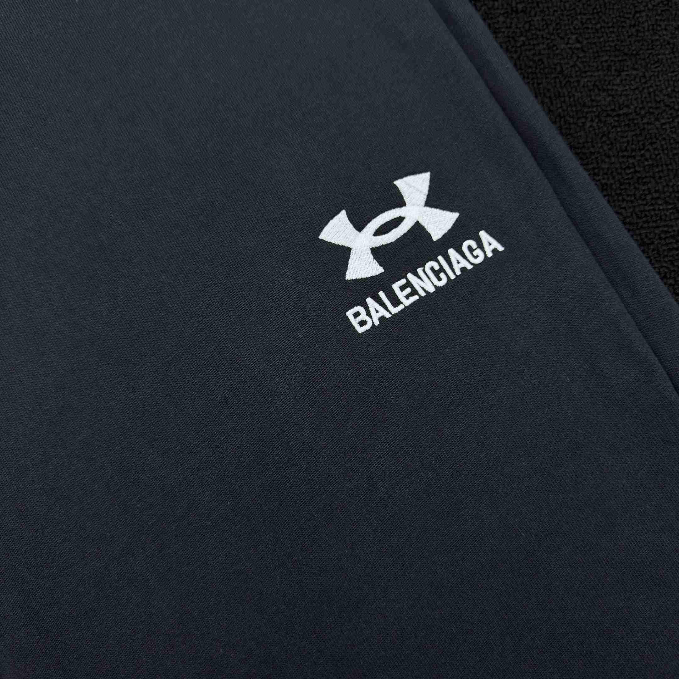 Balenciaga Under Armour® Baggy Sweatpants - DesignerGu