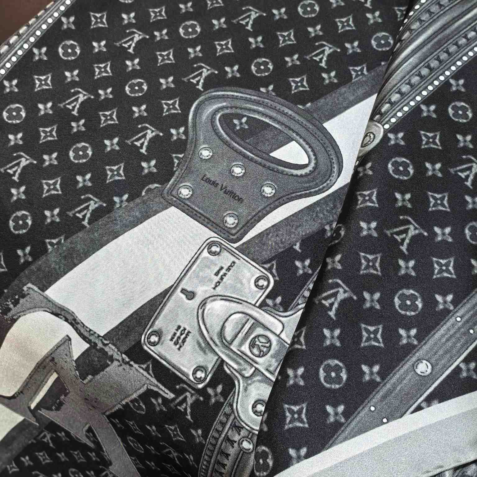 Louis Vuitton Time Trunk Square 90   - DesignerGu