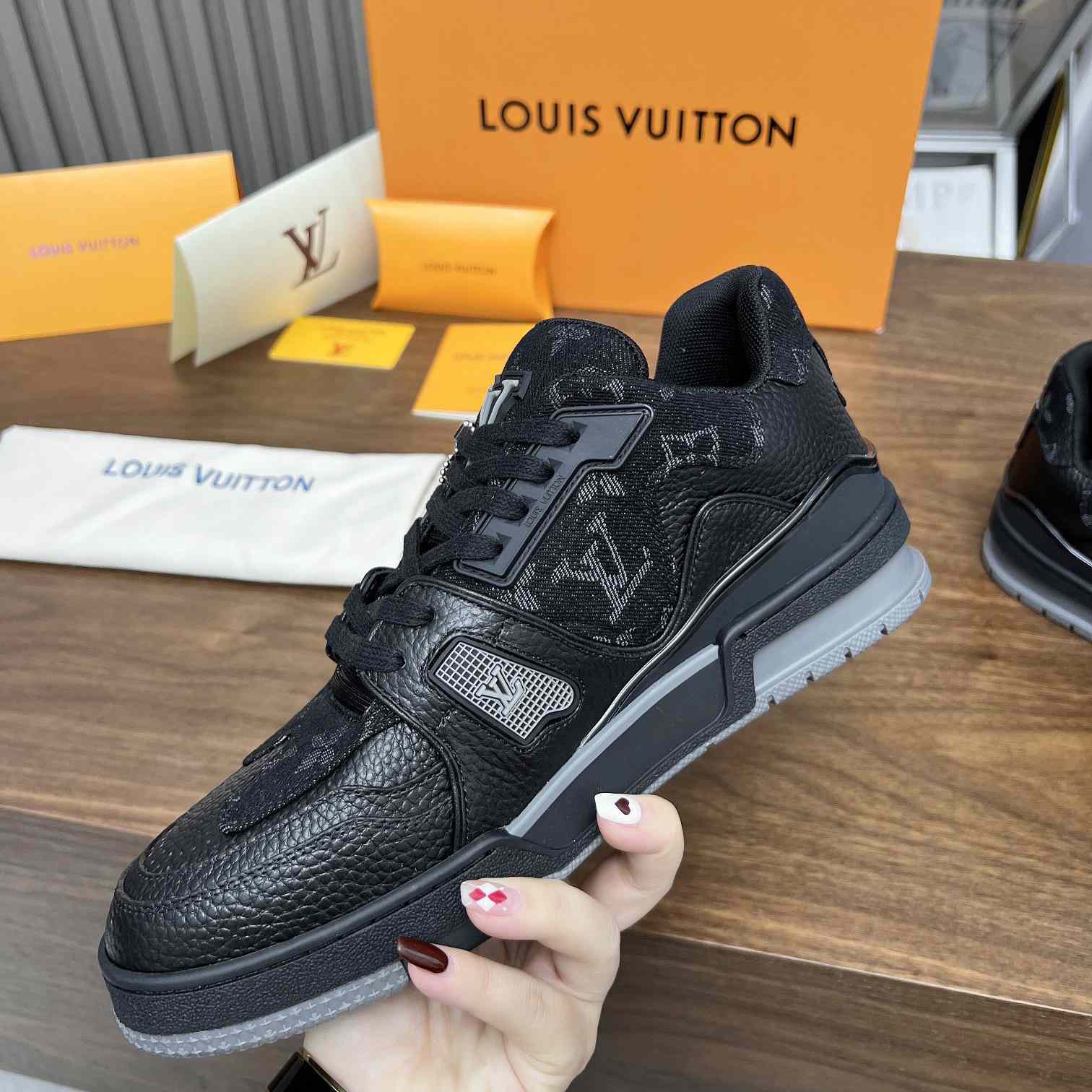 Louis Vuitton LV Trainer Sneaker    1A9IPP - DesignerGu