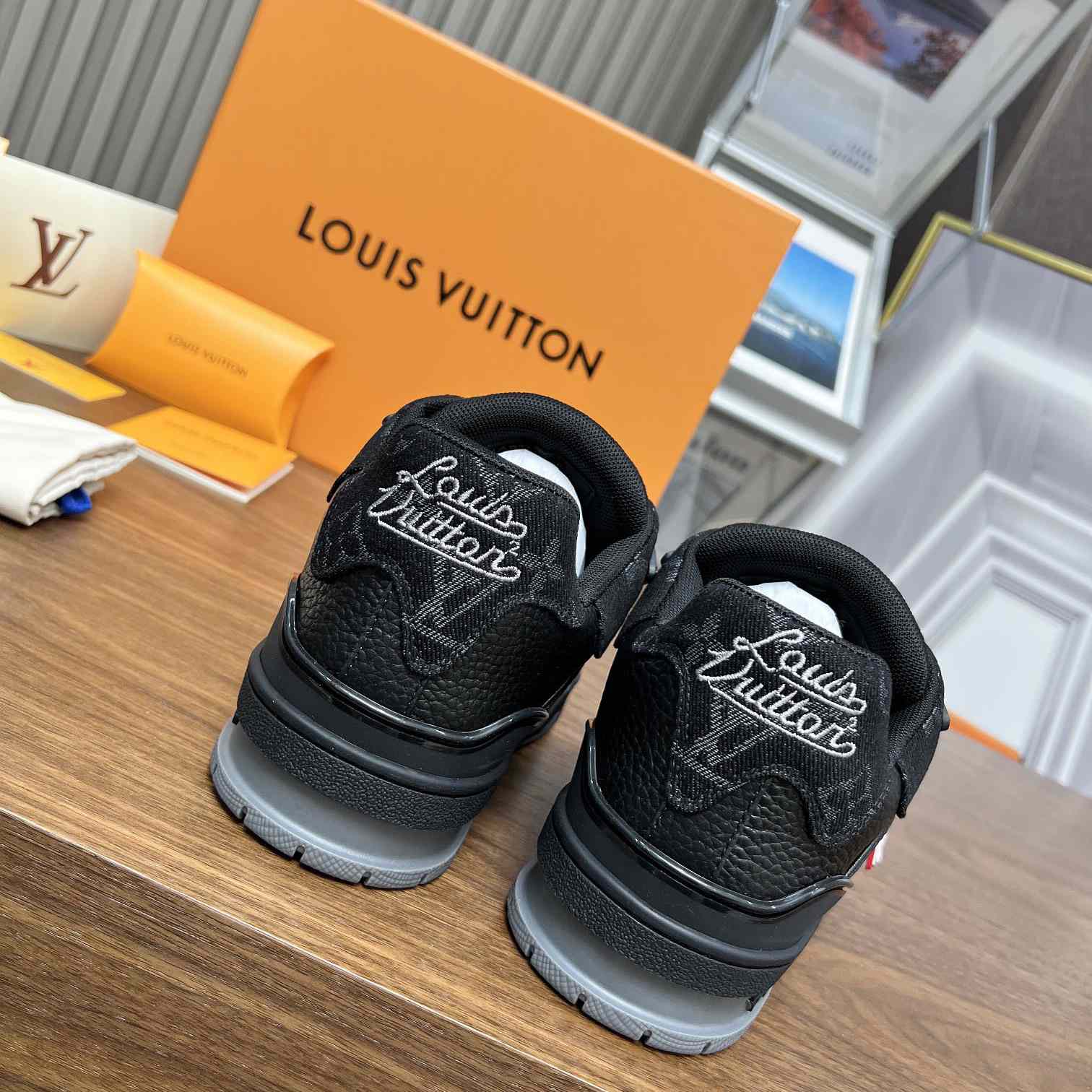 Louis Vuitton LV Trainer Sneaker    1A9IPP - DesignerGu