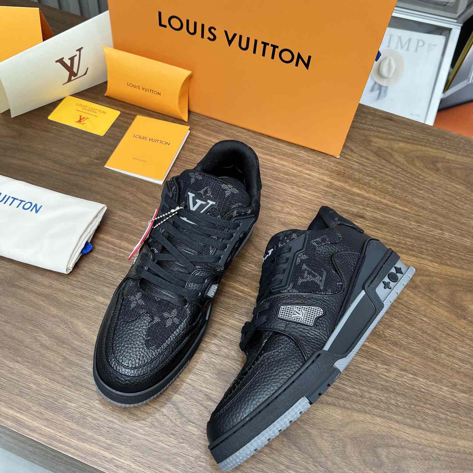 Louis Vuitton LV Trainer Sneaker    1A9IPP - DesignerGu