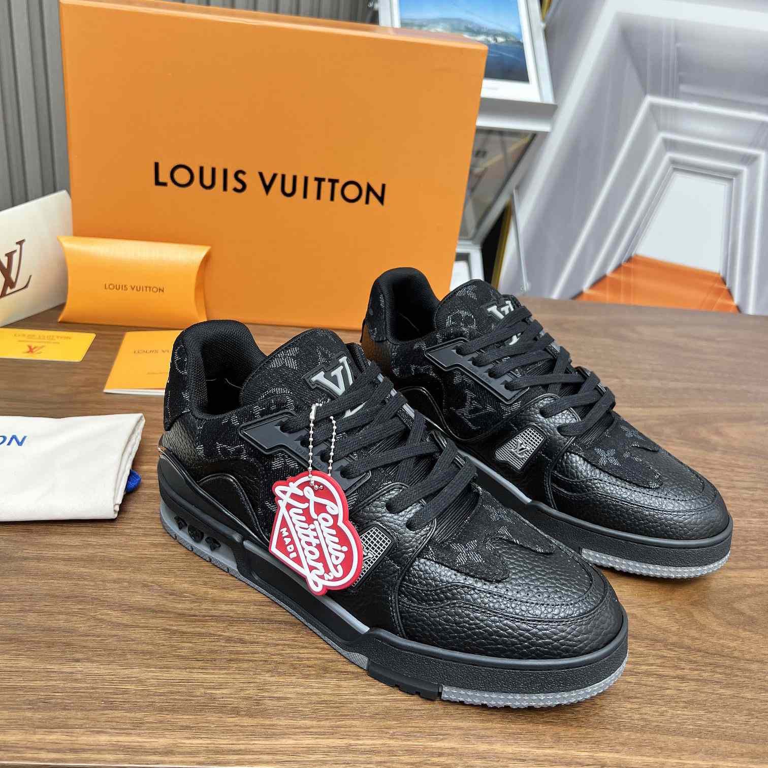 Louis Vuitton LV Trainer Sneaker    1A9IPP - DesignerGu