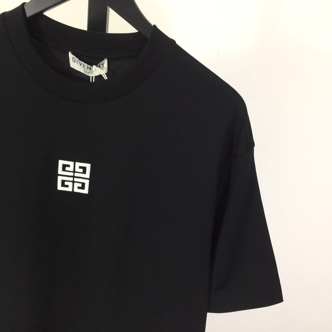 Givenchy 4G T-shirt In Cotton - DesignerGu