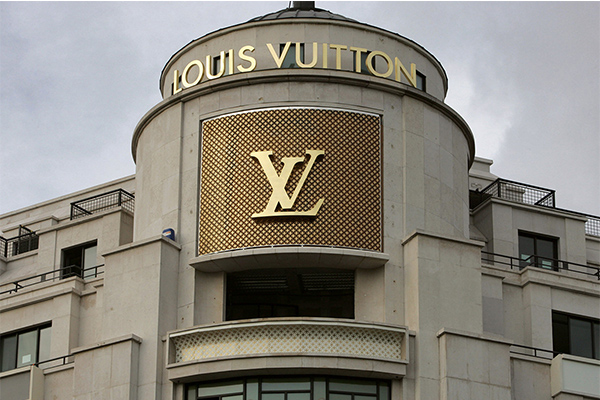 Louis Vuitton beats Chanel and Gucci to win the world's "Most Valuable Luxury Brand" in 2018 - DesignerGu